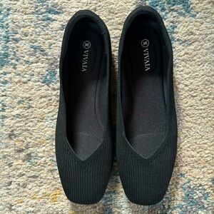 Vivaia Square-Toe V-Cut Flats (Margot 2.0)